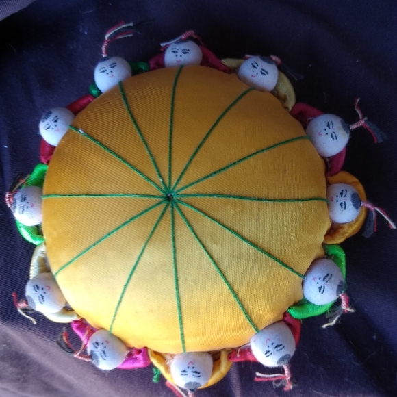 Handmade Japan pin cushion - Picture 2 of 3